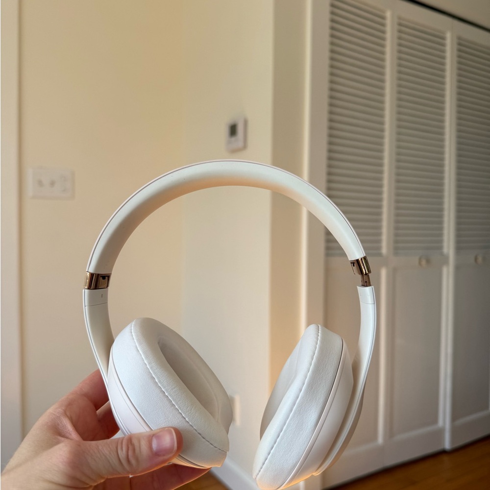 Beats by Dre White Over-Ear Headphones